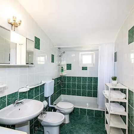 Apartman Laura *